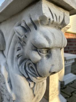 Unique Column with Lion - 72 cm - Pedestal - Solid Stone