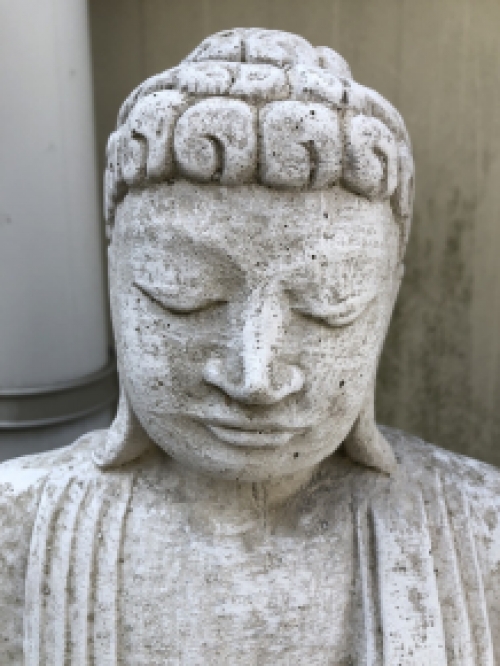 Japanischer Buddha aus Stein