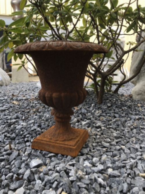 Garden vase - Cast iron - Flower pot - Garden decoration