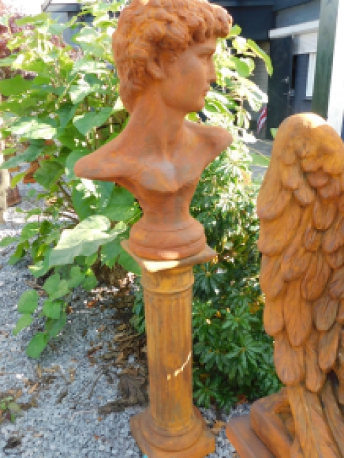 Skulptur David auf Sockel, massivem Stein Oxid, schön!