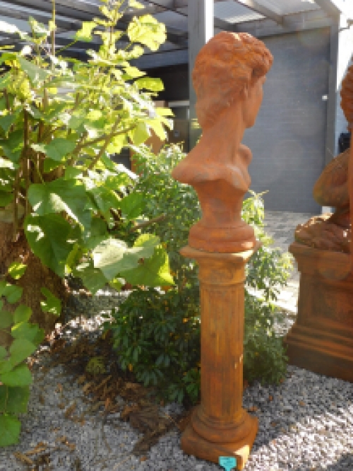 Skulptur David auf Sockel, massivem Stein Oxid, schön!