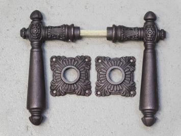 Set of door handles - including rosettes - iron - red/brown rusted