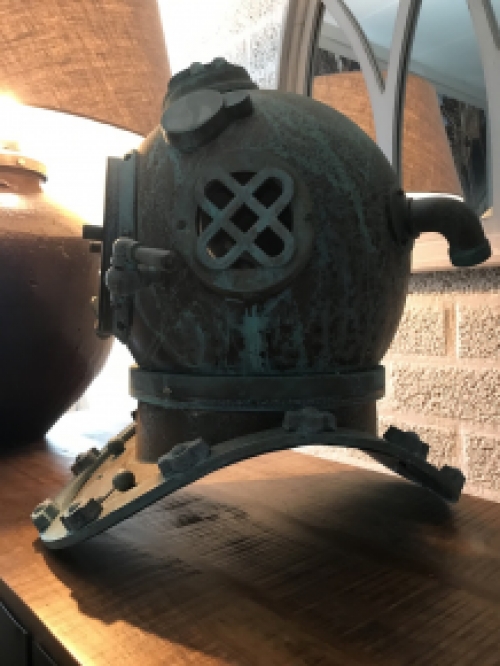 Robuster Taucherhelm aus Eisen - ''ANCHOR ENGINEERING 1921''.