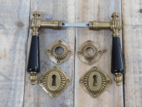 Garnitur Türgriffe mit Keramikgriff schwarz, Messing - BB für Innentüren mit 2 Drückerrosetten und 2 Schlüssellochrosetten