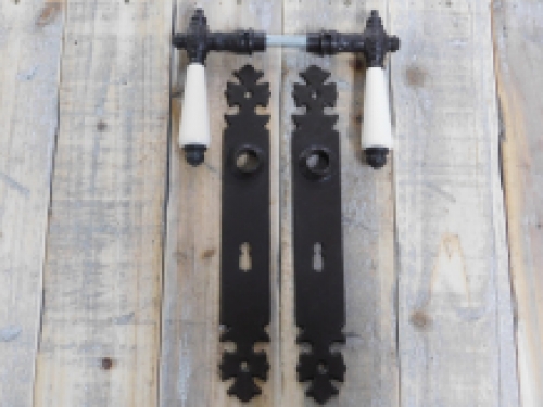 Set deurbeslag - antiek ijzer - voor kamerdeuren BB72 - met porseleinen grepen