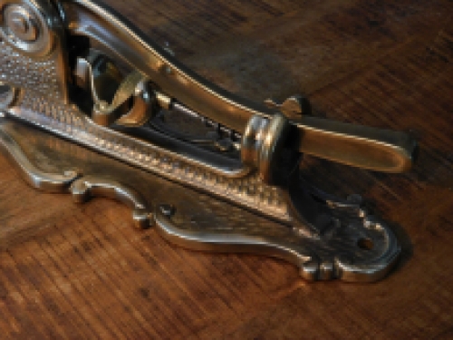 Wand wijnopener, hendel kurkentrekker messing, flesopener messing, heel fraai!! LAATSTE