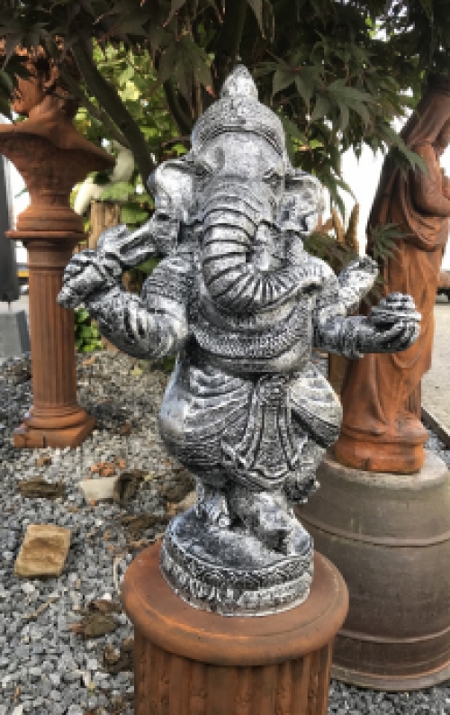 Een mooi beeld van Ganesha, hindoestaanse god, polystone, zilver-grijs