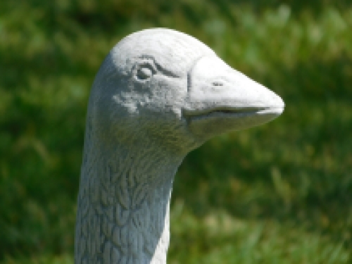 Statue Gans - massiver Stein