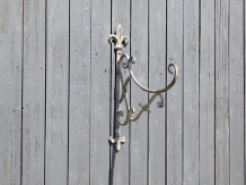 Wandhaak Franse Lelie - metaal - 50cm