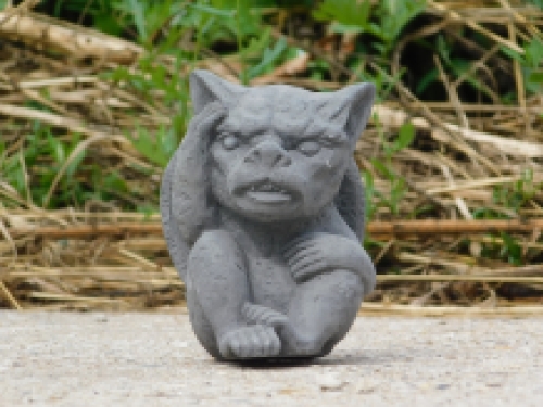 Gargoyle - dragon - stone figurine