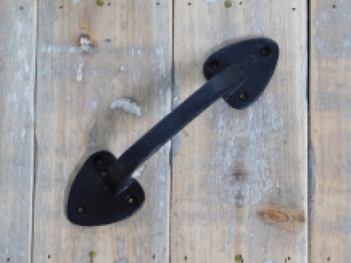 Door-cabinet-drawer handle, small, black, wrought iron.