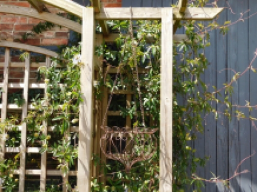 Hanging basket with wall hook - dark brown with rust - vintage look