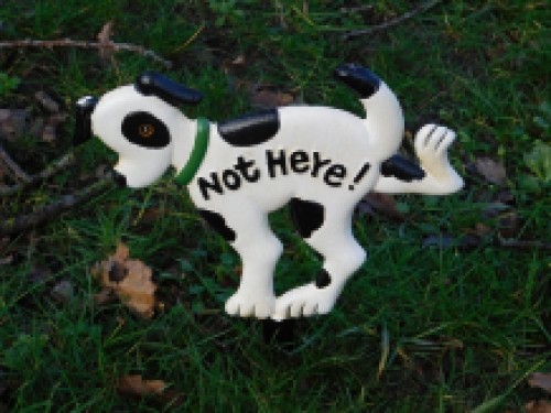 Dog sign 'Not Here - garden stick, cast iron