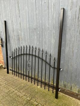 Post for fence - powder coated black - 200 cm