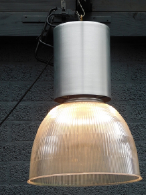 Sturdy Industrial Pendant Lamp - Metal 