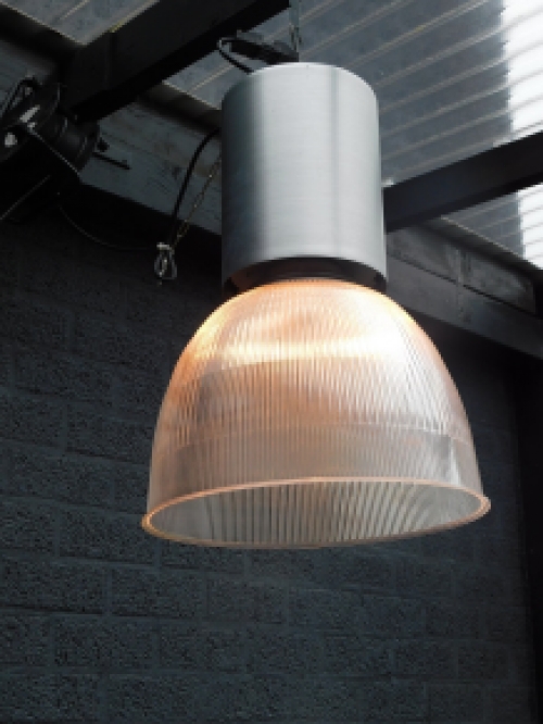 Sturdy Industrial Pendant Lamp - Metal 