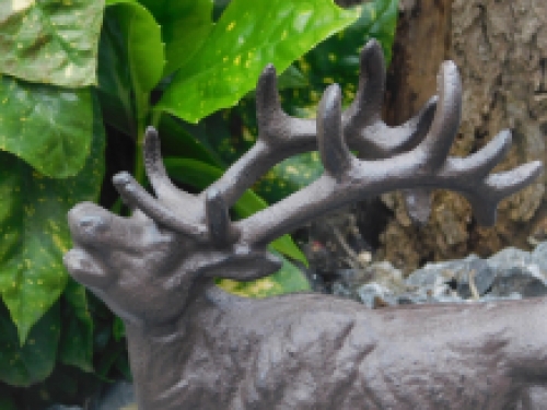 Braun lackierter Hirsch aus Gusseisen, Skulptur als Geschenk, für Simse und Regale