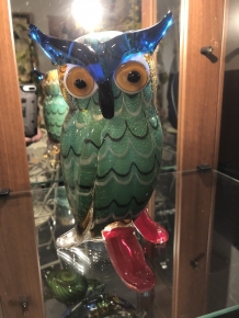 Schöne Skulptur einer grasenden Kuh, wunderschön koloriert, ein echter Blickfang!