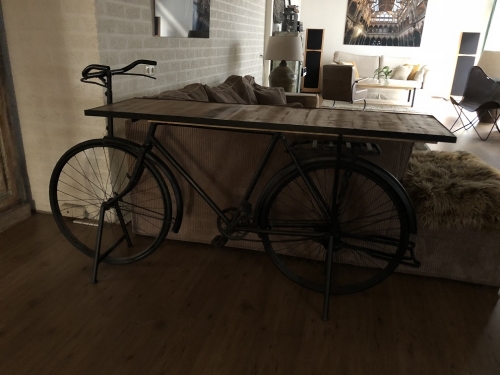 Beautiful side table, bicycle metal with wooden table top, very special and cool!!