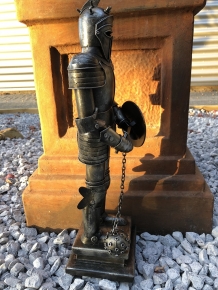 Prachtige ridder, geheel metaal-aluminium, zeer fraai. LAATSTE!!