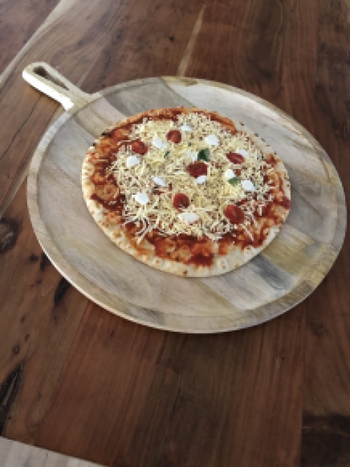 pizza tray with handle, rustic tray made of solid wood.