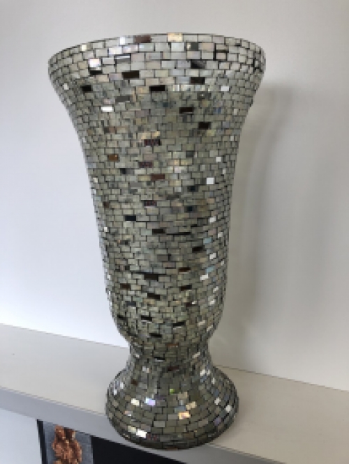 Vase lantern, chimney moz crystal, with mirrored disco effect.