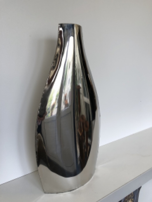 Flache Vase aus Nickel, schönes separates Design