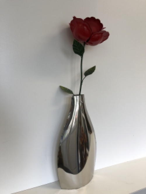 Flat vase nickel, beautiful special design.