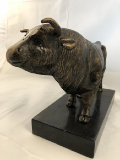 Sculpture metal bronze colored large bull, beautiful!!