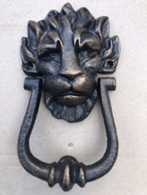 Türklopfer Löwe, Gusseisen Bronze mit Klopffänger