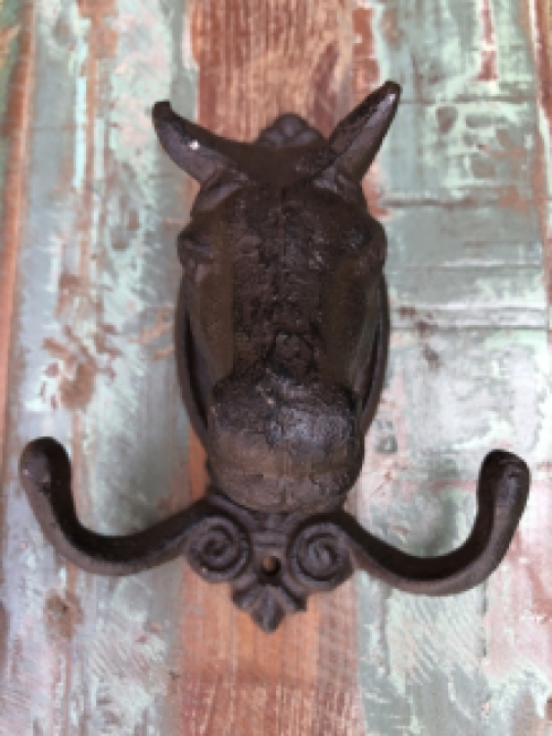 Horse head cast iron with 2 coat hooks, robust and beautiful!!