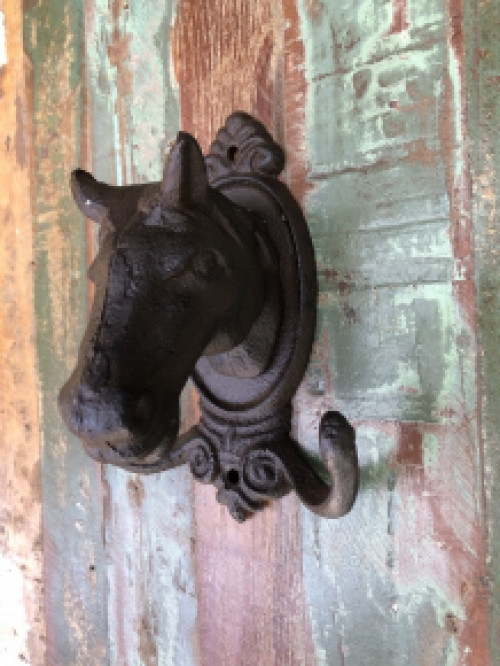 Horse head cast iron with 2 coat hooks, robust and beautiful!!