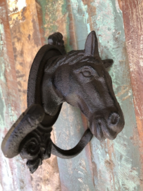 Horse head cast iron with 2 coat hooks, robust and beautiful!!