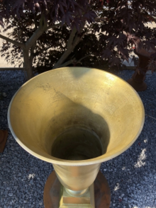1 Prachtige RAW Aluminium gold bokaal-vaas groot.