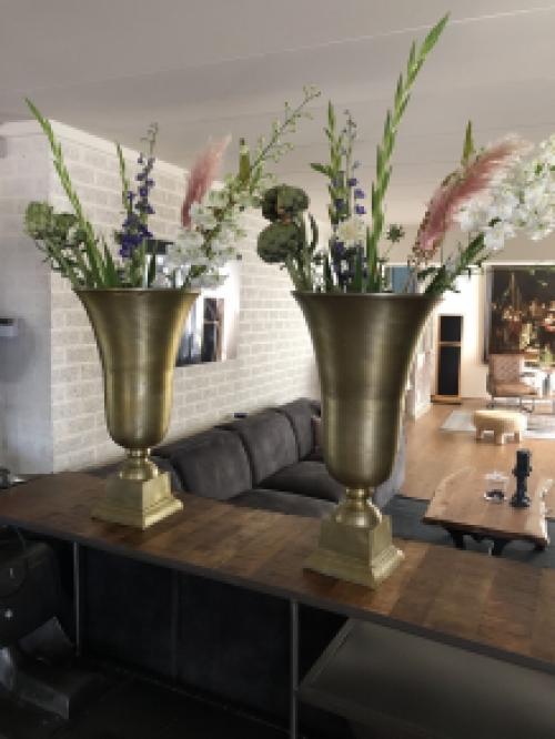 1 Prachtige RAW Aluminium gold bokaal-vaas groot.