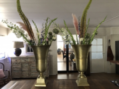 1 Prachtige RAW Aluminium gold bokaal-vaas groot.