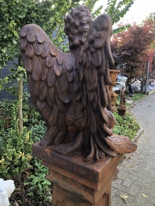 Einzigartige Engelsstatue - in Oxid - kniender Engel - Vollstein