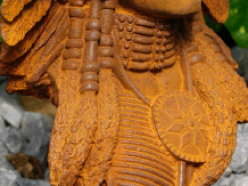 Special statue of an Indian, cast iron, very detailed!