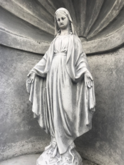 Statue of Mary in a chapel, to pray, Lady Chapel