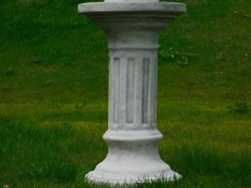 Kneeling angel with wings up - including plinth - full stone