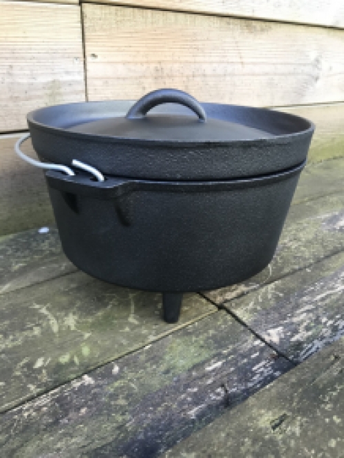 1 fire pot, iron, capacity 4 liters