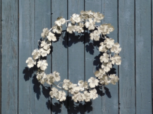 Garland with leaves - iron - wall decoration