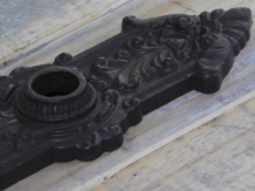 1 schweres Langschild mit Zylinderschloss-Schlüsselloch, PZ92 mm antik Eisen braun - gründerzeitlicher Historismus.