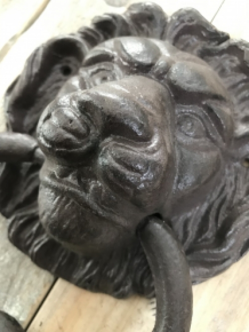 Door knocker lion head with stopper, cast iron, brown.