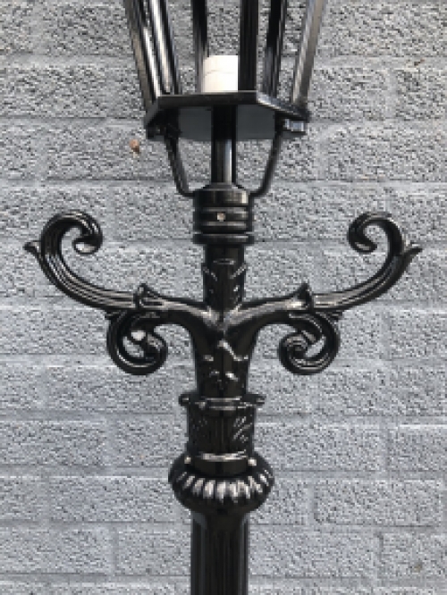 Outdoor lamp, lantern with ceramic fitting and glass, cast aluminium, 235 cm-black or green