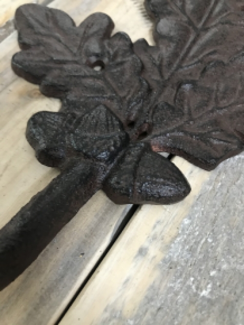 Coat hook with oak leaf, coat rack in cast iron, antique, brown