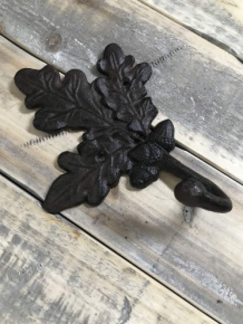 Coat hook with oak leaf, coat rack in cast iron, antique, brown