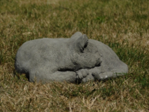 Reclining cat - stone - grey