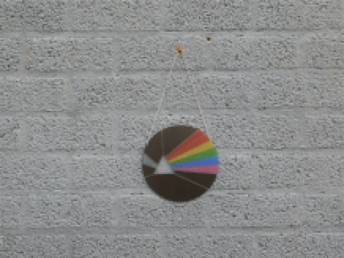 Ornament eines LP-Logos von Pink Floyd, 'Dark Side of the Moon'.