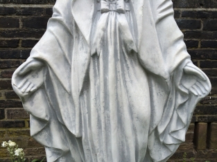Large Marian garden statue, solid cast stone, beautifully detailed statue.